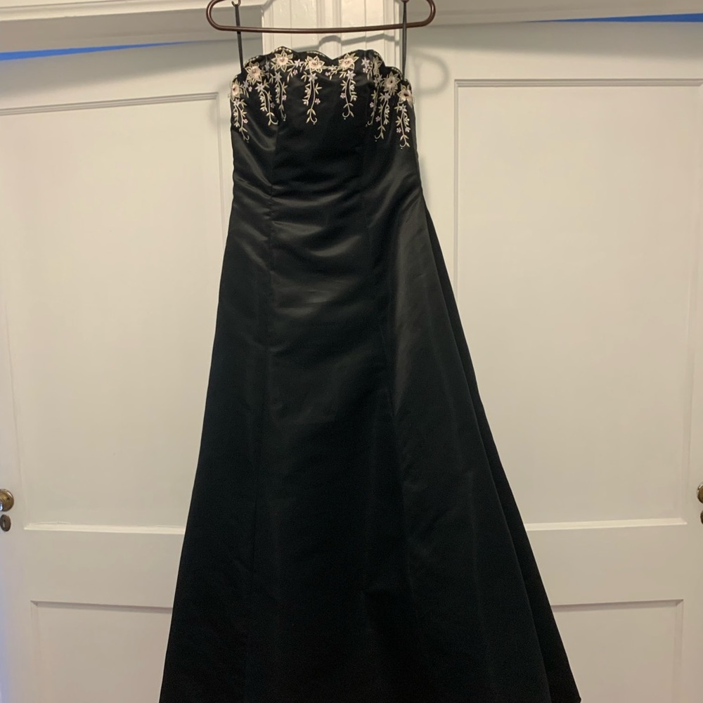 Black prom dress